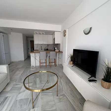 Palm Breeze Retreat - La Caleta דירה אדחה